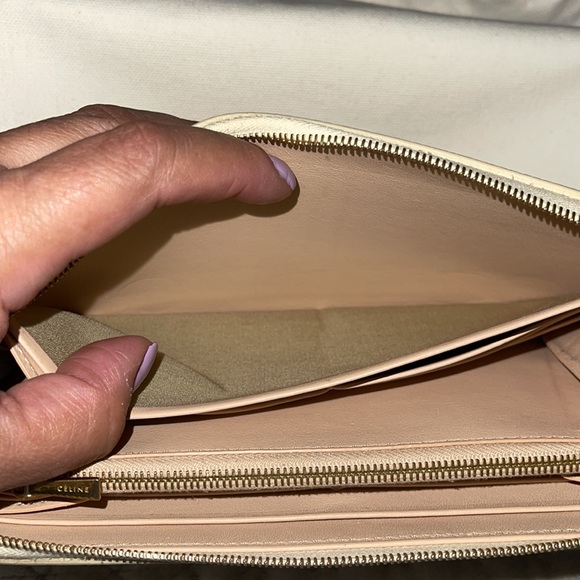 Celine Preloved wallet great condition comes with box n dust bag . - Picture 8 of 12